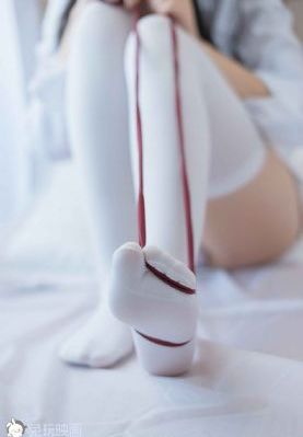 欧美美女裸体野外撽尿视频播放_免费高清在线观看