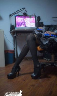 丝袜脚足控里番本子全彩_超清神马在线观看