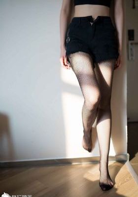 浴室里强摁做开腿呻吟动态图_720免费观看电视剧