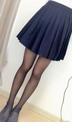 女同桌的穿着裙子_1080免费观看最新